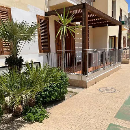Costanza Сasa de vacaciones San Vito Lo Capo